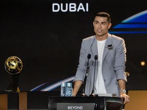 Ronaldo Sebut Vinicius Lebih Layak Dapat Ballon dOr