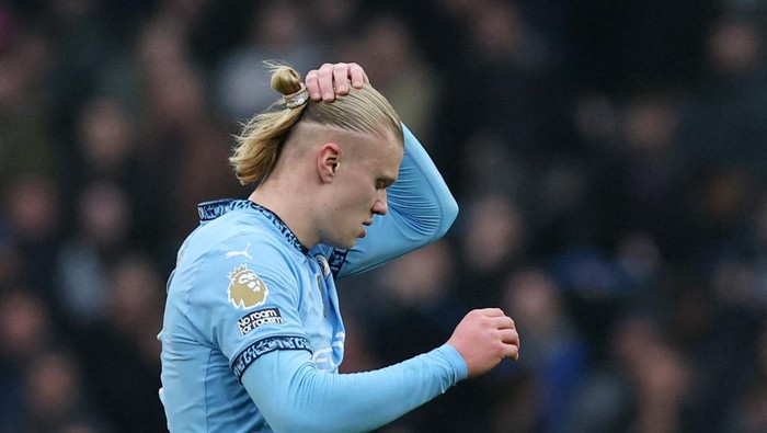 Soccer Football - Premier League - Manchester City v Everton - Etihad Stadium, Manchester, Britain - December 26, 2024 Manchester Citys Erling Haaland reacts after the match REUTERS/Phil Noble EDITORIAL USE ONLY. NO USE WITH UNAUTHORIZED AUDIO, VIDEO, DATA, FIXTURE LISTS, CLUB/LEAGUE LOGOS OR LIVE SERVICES. ONLINE IN-MATCH USE LIMITED TO 120 IMAGES, NO VIDEO EMULATION. NO USE IN BETTING, GAMES OR SINGLE CLUB/LEAGUE/PLAYER PUBLICATIONS. PLEASE CONTACT YOUR ACCOUNT REPRESENTATIVE FOR FURTHER DETAILS..