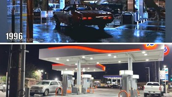 The Lost World: Jurassic Park Malcom (Jeff Goldblum) dan Sarah (Julianne Moore) menggunakan bayi T-Rex untuk memikat induknya kembali ke dermaga setelah ia menerobos jalanan San Diego. Jalan tempat bus didorong ke toko Blockbuster terletak di Burbank, CA dan adegan ini berada di Granada Hills, CA. Pom bensin direnovasi selama bertahun-tahun dan bagian tokonya direnovasi sepenuhnya. 17000 Rinaldi St, Granada Hills, CA Foto: Boredpanda