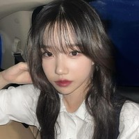 Kemampuan aktingnya pun menuai pujian dari netizen Korea dan penggemar. Tak sedikit yang menyebut Jo Yuri memancarkan aura seorang aktris menyusul peralihannya dari vokalis utama IZ*ONE. Foto: dok. Instagram @zo__glasss