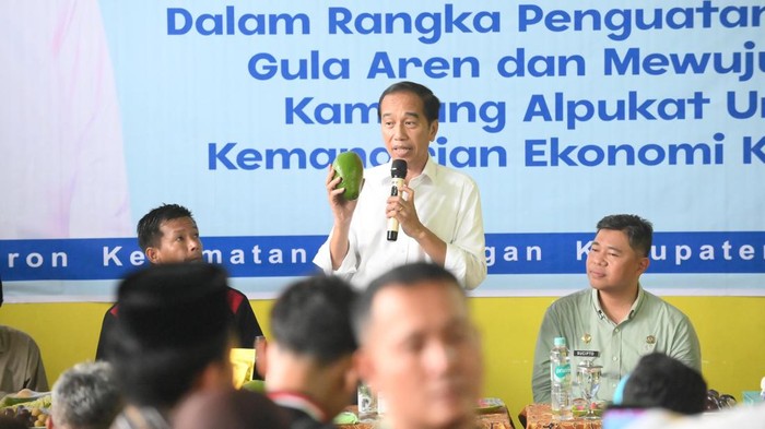 Jokowi mengunjungi Desa Peron, Kendal, Jateng