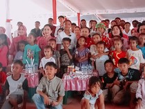 Istri Kapolri Rayakan Natal dengan Korban Lewotobi, Ajak Satu Anak ke Jakarta