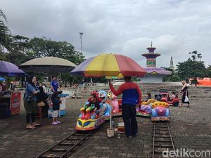 Liburan Murah Akhir Tahun di Alun-alun Ciamis, Bisa Apa Saja?