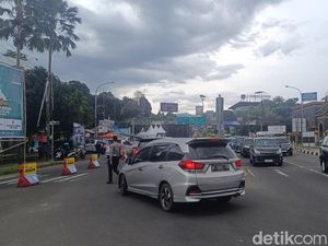 Video: One Way Disetop, Arus Lalin di Puncak Bogor Ramai Lancar