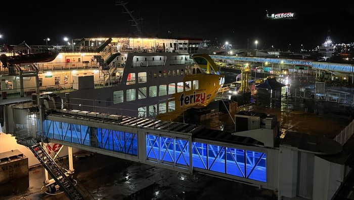 Pelabuhan kapal ferry