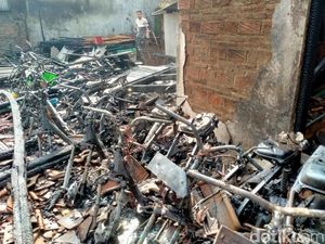 Warga Ceritakan Detik-detik Kebakaran Hanguskan 28 Motor di Parkiran Kudus