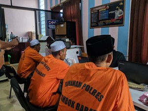 Pimpinan Ponpes, Anaknya, dan Ustaz yang Cabuli-Setubuhi 4 Santriwati Ditahan