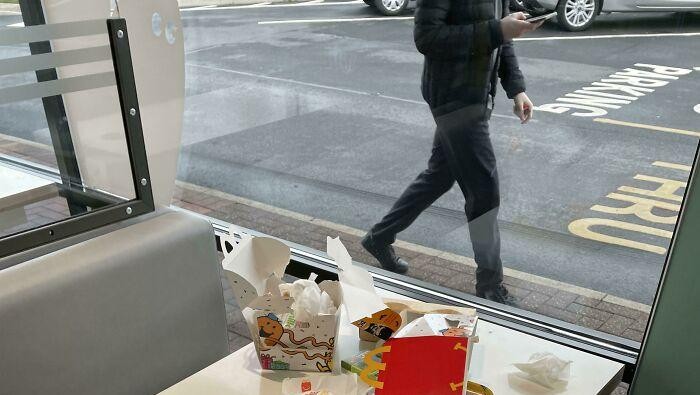 10 Aksi Pemalas Bikin Dapur hingga Restoran Berantakan Bak Kapal Pecah