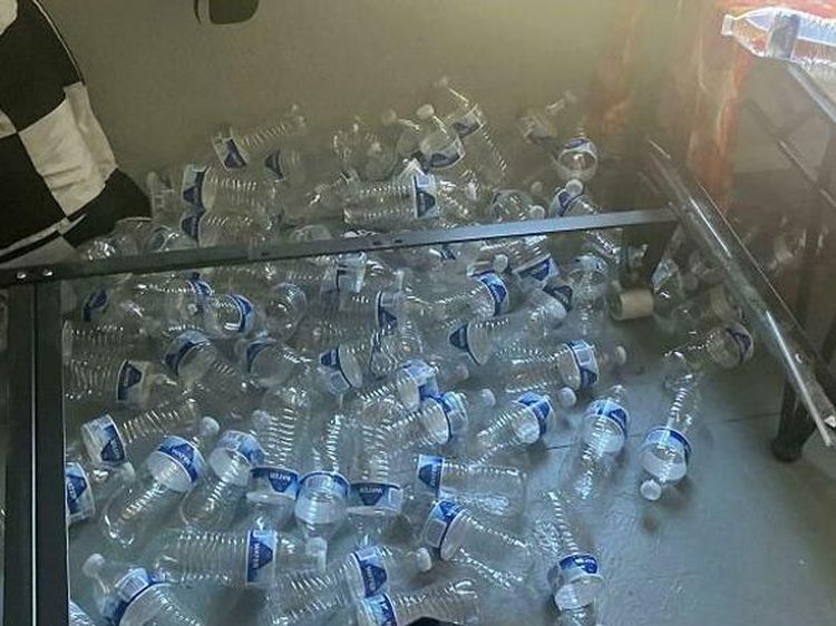 10 Aksi Pemalas Bikin Dapur hingga Restoran Berantakan Bak Kapal Pecah