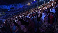 Ibadah Natal di Perayaan Natal Nasional 2024 ini pun berlangsung khidmat. Acara diawali dengan ibadah Natal pada pukul 17.00 WIB, dengan jemaat memenuhi Indonesia Arena. Kemudian, jemaat juga diminta mengangkat lilin-lilin yang telah disiapkan. Acara dilanjutkan dengan pembacaan doa dan pembacaan firman.