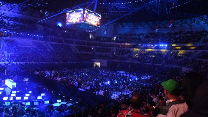Potret Prabowo Hadiri Perayaan Natal Nasional 2024 di Indonesia Arena Presiden Prabowo Subianto (ketiga kanan) didampingi Wakil Presiden Gibran Rakabuming Raka (kanan) dan Menteri Agama Nasaruddin Umar (kedua kanan) menyapa peserta saat menghadiri acara Perayaan Natal Nasional 2024 di Indonesia Arena, GBK, Jakarta, Sabtu (28/12/2024). Perayaan Natal nasional 2024 mengangkat tema Marilah Sekarang Kita Pergi ke Betlehem. ANTARA FOTO/Muhammad Adimaja/foc.
