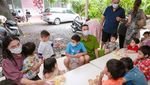 Momen Hangat Nagita Slavina dan Raffi Ahmad Bersama Anak Panti Asuhan