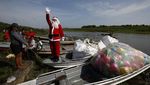 Sinterklas Bawa Kebahagiaan Natal untuk Anak-anak di Sungai Amazon