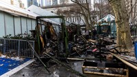 Tidak ada yang terluka dalam kebakaran yang terjadi di sebagian pasar tepat setelah pukul 9 pagi, menurut juru bicara pemadam kebakaran kota. Setidaknya empat toko terbakar dalam kebakaran itu, yang juga merusak atap gelanggang es di sebelahnya, kata juru bicara itu.  