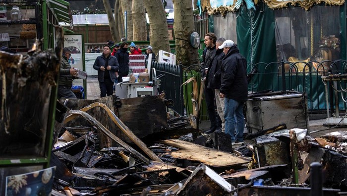 A general view of destroyed stalls after fire broke out at holiday market at Bryant Park in the Manhattan borough of New York City, U.S. December 27, 2024. REUTERS/Eduardo Munoz