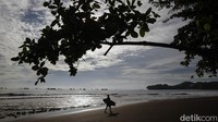 Suasana di tempat ini pun serasa bukan di pulau Jawa, melainkan seperti di Bali. Infrastruktur yang kini semakin bagus, membuat kenyamanan lebih bagi para pengunjung.