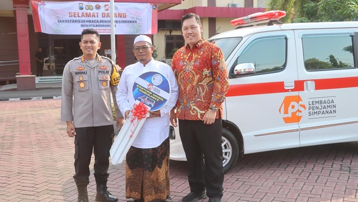Yayasan Pondok Raudatul Quran Al-Mashuri menerima bantuan ambulans dari Lembaga Penjamin Simpanan (LPS).