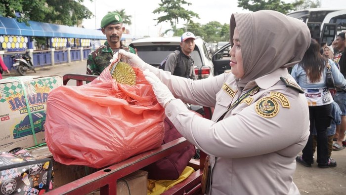 BKHIT Sumsel gelar operasi patuh di pelabuhan TAA Banyuasin.