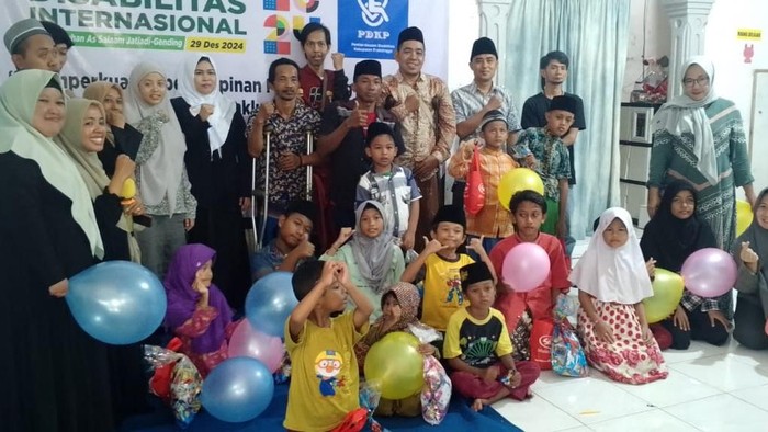 Difabel Probolinggo Rayakan HDI 2024 Bareng Anak Yatim-piatu