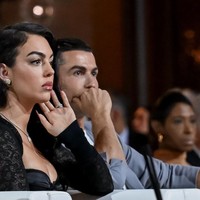 Cristiano Ronaldo dan Georgina Rodriguez bertemu pertamakali pada 2016. Model kelahiran Argentina itu melahirkan empat anak Ronaldo. Dia juga menjadi ibu dari anak sulung Ronaldo, Cristiano Junior yang ikut menghadiri Globe Soccer Dubai Awards 2024. Foto: Waleed Zein/Anadolu via Getty Images