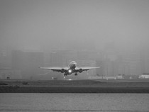 Kabut Tebal Ganggu Penerbangan di Inggris