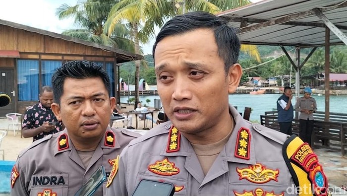 Kapolresta Sorong Kota, Kombes Happy Perdana Yudianto saat memberikan keterangan kepada wartawan.