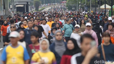 Keramaian CFD Terakhir Tahun 2024 di Bundaran HI