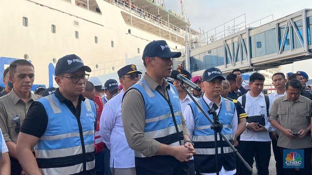 Menko Infrastruktur dan Pembangunan Kewilayahan, Agus Harimurti Yudhoyono melakukan kunjungan ke Pelabuhan Tanjung Priok, Jakarta, Minggu (29/12/2024). (CNBC Indonesia/Serliana Salsabila)