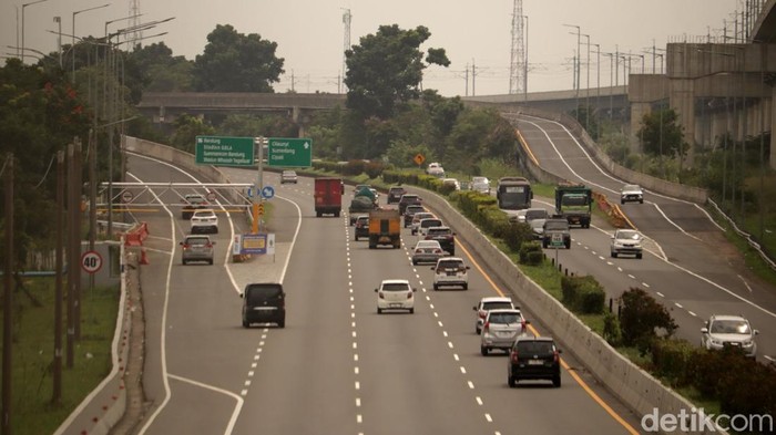 Pantauan arus lalu lintas di Ruas Tol Padaleunyi.