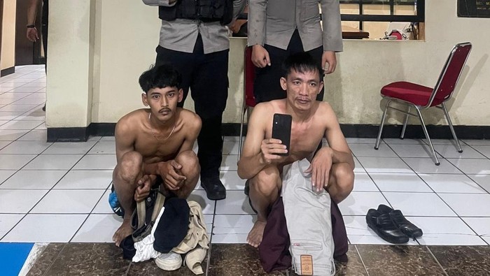 Polisi mengamankan dua pelaku LM (30) dan YS (23) melakukan aksi pencurian handphone milik driver ojek online (ojol) saat patroli di kawasan TB Simatupang (dok. ist)