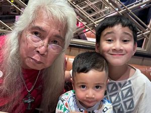 Rafathar dan Rayyanza Lepas Rindu dengan Gideon Tengker