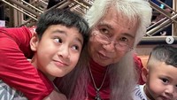 Mereka menghabiskan waktu bersama di salah satu tempat makan di Jakarta. Foto: instagram Raffi Ahmad dan Nagita Slavina