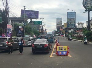 Video One Way Arah Puncak Menuju Jakarta Siang Ini