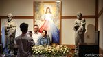 Suasana Taman Doa Our Lady Of Akita PIK Saat Libur Nataru