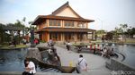 Suasana Taman Doa Our Lady Of Akita PIK Saat Libur Nataru