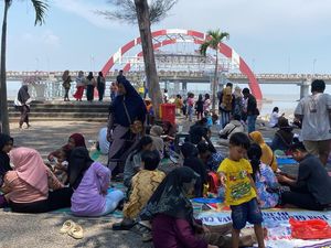 THP Kenjeran Mulai Diserbu Pengunjung Libur Nataru 2025