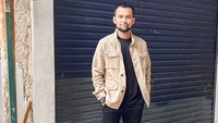Teuku Wisnu rupanya sungguh tertarik bisnis roti murah ini. Dalam unggahan Instagram (27/12/2024), pria 39 tahun ini ungkap sudah ambil peluang kemitraan Baker Old dengan buka gerai di daerah Bintaro Permai. Foto: Instagram teukuwisnu