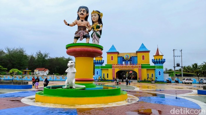 Wahana bermain Pandan Kuning Park di Desa Karanggadung, Kecamatan Petanahan, Kebumen, Minggu (29/12/2024).