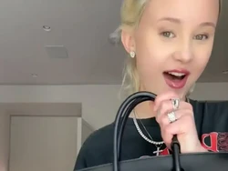 Anak Artis Pamer Kado Natal Total Rp 1,3 Miliar, Sosok Ortu Bikin Penasaran