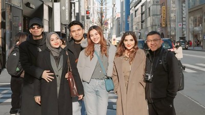8 Foto Mesra Aurel Hermansyah Triple Date Bareng Aaliyah Massaid ke Jepang