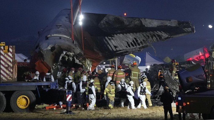 Berkabung untuk Jeju Air, Bendera Setengah Tiang Dikibarkan di Korsel Berkabung untuk Jeju Air, Bendera Setengah Tiang Dikibarkan di Korsel