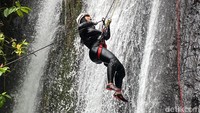 Muhammad Rian Fermana, seorang instruktur canyoning mengungkapkan bahwa inspirasinya berasal dari aktivitas serupa di Bali.  Sudah dikenal di skala internasional dan hanya bisa diikuti oleh para wisatawan asing.  