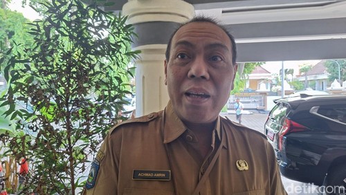 Kepala Bidang P3 BKD Kota Mataram Ahmad Amrin saat diwawancarai di Kantor Wali Kota Mataram, Senin (30/12/2024). (Nathea Citra/detikBali)