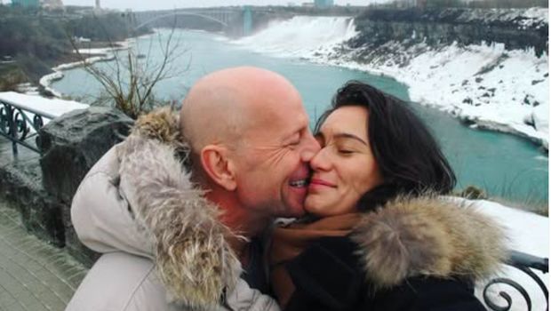 Bruce Willis dan Emma Heming Bruce Willis dan Emma Heming