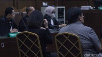 Vonis Helena di bawah tuntutan jaksa, yaitu 8 tahun penjara.