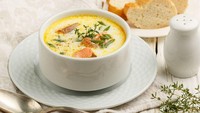 Cocok dinikmati saat musim dingin, di Finlandia juga ada sup ikan yang menyegarkan. Namanya kalakeitto yang terbua dari kaldu ikan kental serta potongan daging ikan lembut di dalamnya. Foto: Taste Atlas