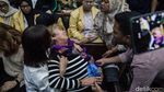 Ibunda Menangis di Sidang Vonis Helena Lim
