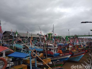 Harga Solar Melonjak, Ratusan Kapal di Indramayu Berhenti Beroperasi