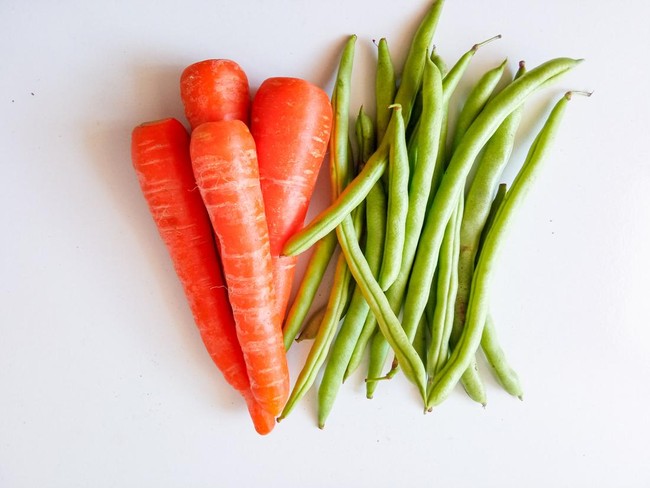 Ilustrasi Wortel dan buncis