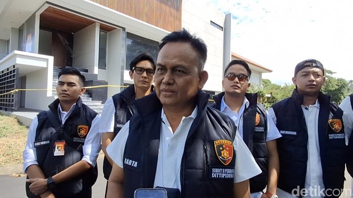 Kanit V Subdit II Dittipdeksus Bareskrim Polri Kompol Karta (Taufiq S/detikcom)